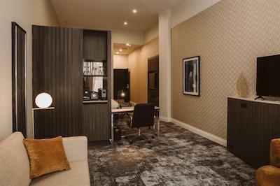 دوبلتری بای هیلتون ولینگتون