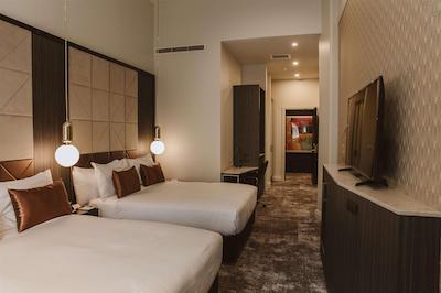 دوبلتری بای هیلتون ولینگتون