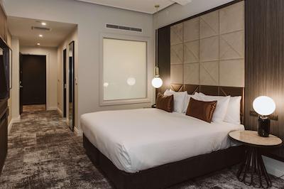 دوبلتری بای هیلتون ولینگتون