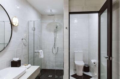 دوبلتری بای هیلتون ولینگتون