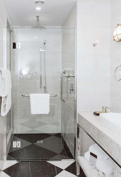 دوبلتری بای هیلتون ولینگتون