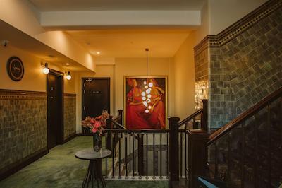 دوبلتری بای هیلتون ولینگتون