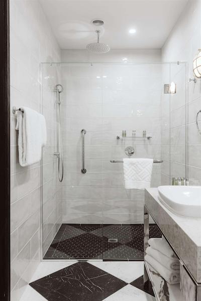 دوبلتری بای هیلتون ولینگتون