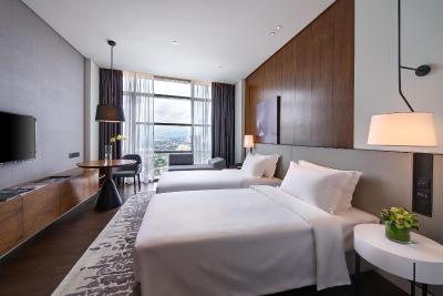 نیو ورلد پتالینگ جایاهتل