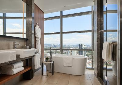 نیو ورلد پتالینگ جایاهتل