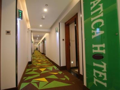 واتیکا شانگهای اینترنشنال توریسم ریزورت لوشان رود سابوی استیشن هتل