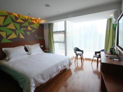 واتیکا شانگهای اینترنشنال توریسم ریزورت لوشان رود سابوی استیشن هتل