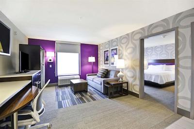 هم2 سویتز بای هیلتون کسی آیرپرت