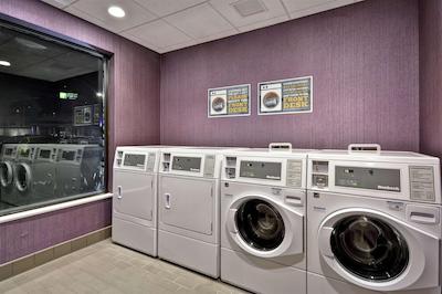 هم2 سویتز بای هیلتون کسی آیرپرت