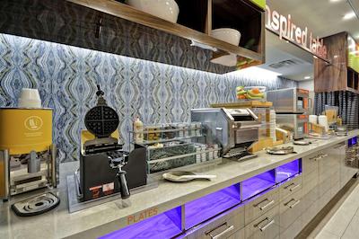 هم2 سویتز بای هیلتون کسی آیرپرت