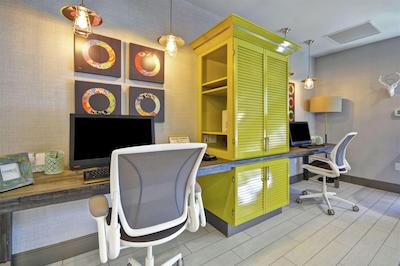 هم2 سویتز بای هیلتون کسی آیرپرت