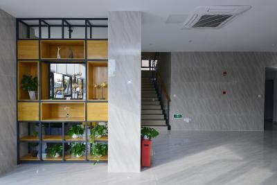 شانگهای کن ویلیج آرتیستیک هتل