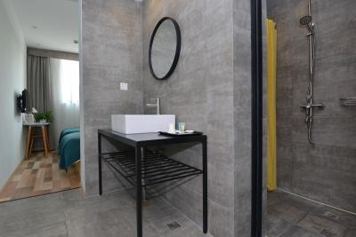 شانگهای کن ویلیج آرتیستیک هتل