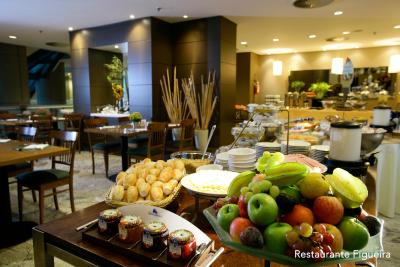 بوربن اسو پاولو ایبیراپورا کنونشن هتل