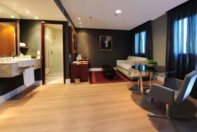 بوربن اسو پاولو ایبیراپورا کنونشن هتل