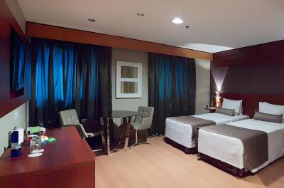 بوربن اسو پاولو ایبیراپورا کنونشن هتل