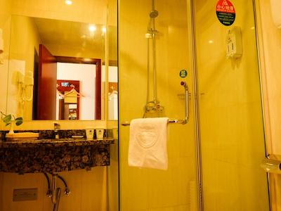 گرین تری این بیجینگ هایدیان دیستریکت