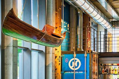 اندا ونیس هستل