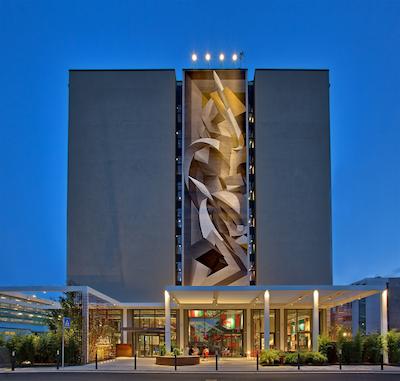 اندا ونیس هستل