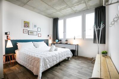 اندا ونیس هستل