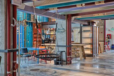 اندا ونیس هستل