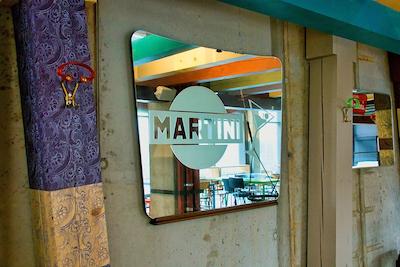 اندا ونیس هستل