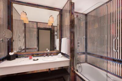 هتل آلفنسُ کسییی ا لوکسوری کالکشن هتل سویلا