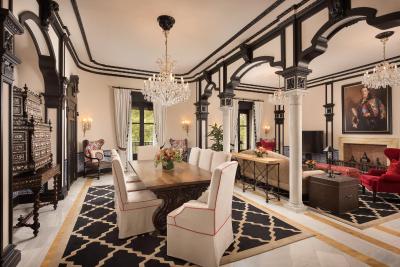 هتل آلفنسُ کسییی ا لوکسوری کالکشن هتل سویلا