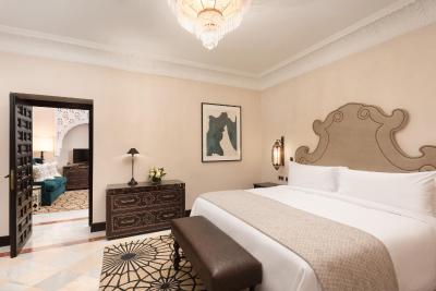 هتل آلفنسُ کسییی ا لوکسوری کالکشن هتل سویلا