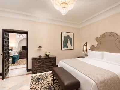 هتل آلفنسُ کسییی ا لوکسوری کالکشن هتل سویلا