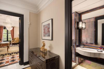 هتل آلفنسُ کسییی ا لوکسوری کالکشن هتل سویلا