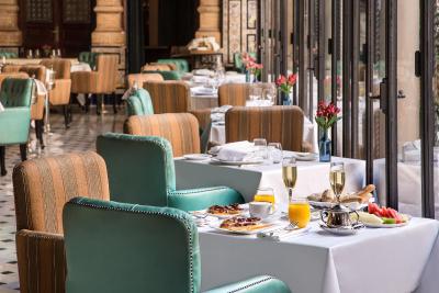 هتل آلفنسُ کسییی ا لوکسوری کالکشن هتل سویلا