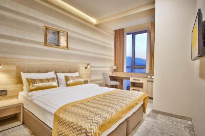 آمری پلازا هتل