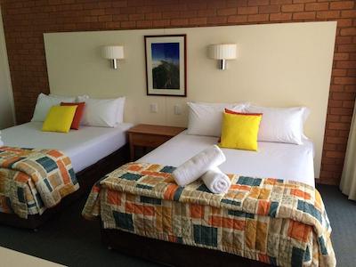 آلیس این د تریتری