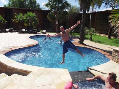 آلیس این د تریتری