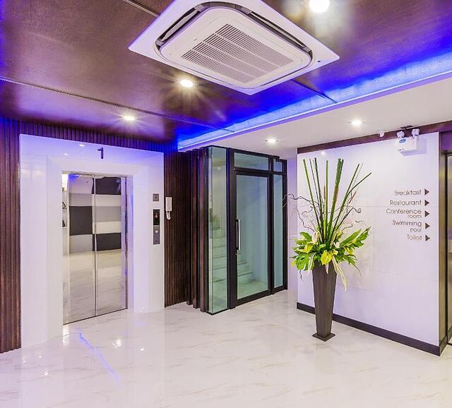 ریور فرنت کرابی هتل
