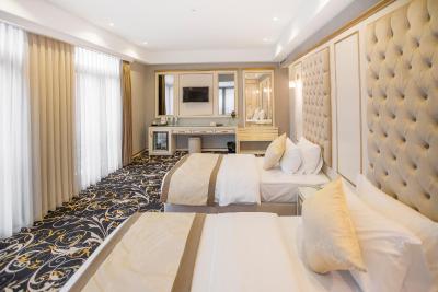 گلد تفلیس هتل