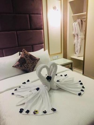 گلد تفلیس هتل