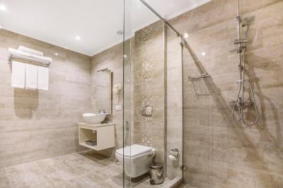 گلد تفلیس هتل