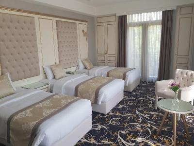 گلد تفلیس هتل