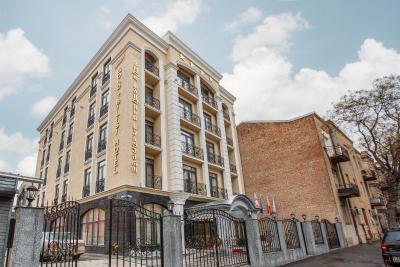 گلد تفلیس هتل