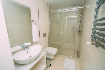 گلد تفلیس هتل