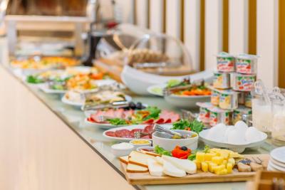 گلد تفلیس هتل