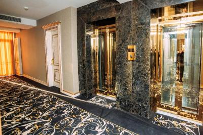 گلد تفلیس هتل