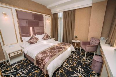 گلد تفلیس هتل