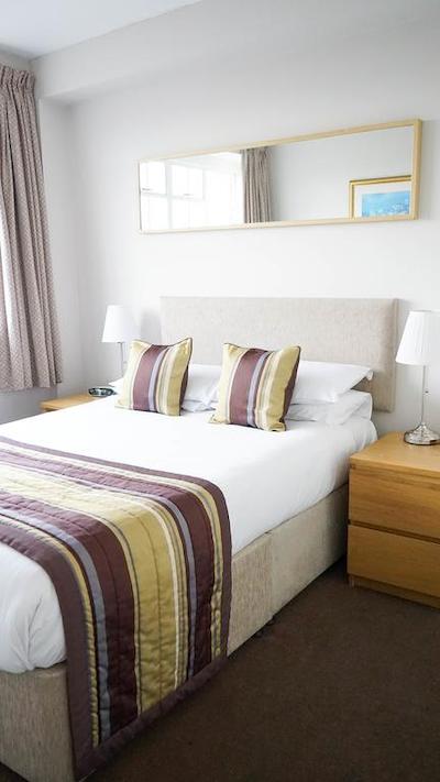 چلسیا کلویسترز