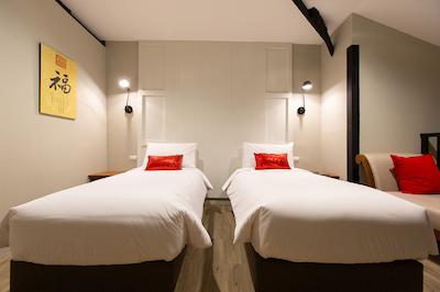 پرینس تئاتر هریتیج است