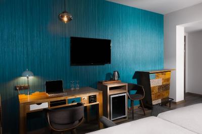 360 دیگریز پوپ آرت هتل