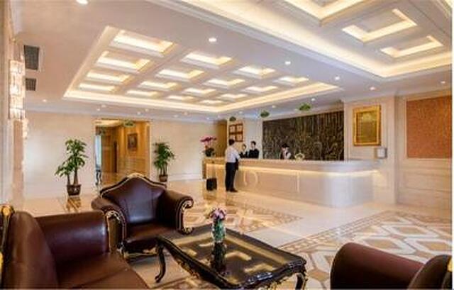 وینا هتل شنزهن ایست ریلو استیشن