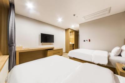 لومیا هتل2 دنگدامون